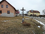 Malý křížek v Novosedlech nad Než. u hlavní silnice | Kapličky Třeboňsko | MAS Třeboňsko Malý křížek v Novosedlech nad Než. u hlavní silnice | Kapličky Třeboňsko | MAS Třeboňsko