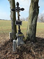 Křížek u silnice z išňové do Pleší | Kapličky Třeboňsko | MAS Třeboňsko Křížek u silnice z išňové do Pleší | Kapličky Třeboňsko | MAS Třeboňsko
