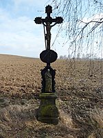 Křížek u silnice meziVyšňovou a Plešemi | Kapličky Třeboňsko | MAS Třeboňsko Křížek u silnice meziVyšňovou a Plešemi | Kapličky Třeboňsko | MAS Třeboňsko