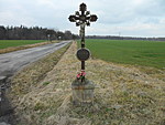 Křížek u hlavní silnice u odbočky na Rožmberk | Kapličky Třeboňsko | MAS Třeboňsko
