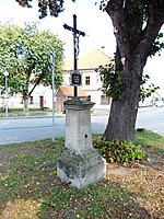 Kříž na křižovatce u Městského úřadu v Suchdole nad Lužnicí | Kapličky Třeboňsko | MAS Třeboňsko