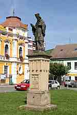 socha sv. Jana na náměstí TGM | Kapličky Třeboňsko | MAS Třeboňsko