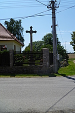 Kříž v zahradě | Kapličky Třeboňsko | MAS Třeboňsko