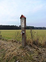 Dřevěná boží muka za Stříbcem | Kapličky Třeboňsko | MAS Třeboňsko